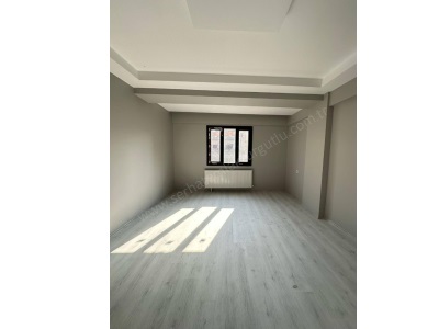 Turgutlu Satılık Daire Yiğitler Mah 160M2 3+1 Oda 1 Kat Doğalgazlı Balkonlu Geniş