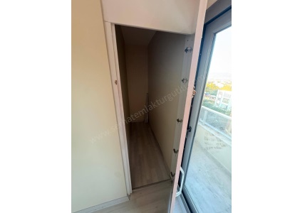 Turgutlu Kiralık Daire Subaşı Mah Yeşillik Karşısı 3 Kat Asansörlü 2+1 Oda 90M2 Doğalgazlı Balkonlu