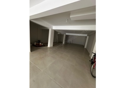 Turgutlu Satılık Dükkan Sıfır Yeni Mah Yeşillik Karşısı 180M2 Wc Ve Lavabo Vardır