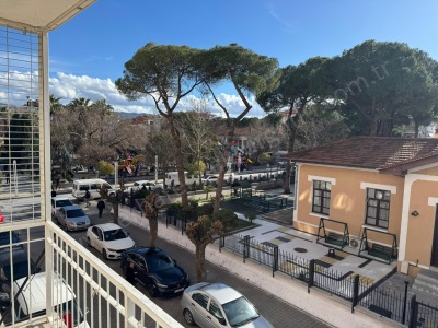 Turgutlu Satılık Daire Cumhuriyet Mah 2+1 Oda 80M2 Zemin Üstü 1 Kat Doğalgazlı Balkonlu Orta Park Civarı