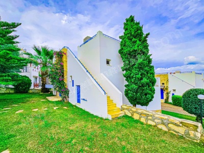 Satılık Villa Lüks 3+1 Ortak Havuzlu Yabancıdan Kuşadası Kadınlar Denizi Mah