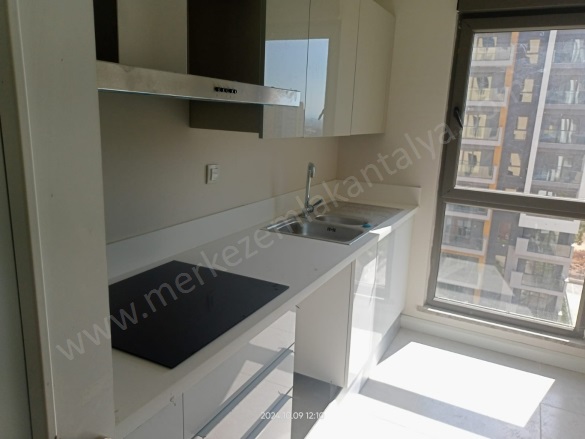 Kepez Mah. Kepez Kiralık Daire |  3+1 Oda | 161M2 Aylık 32.000Tl | 10. Kat | Merkezi Isınma(Pay Ölçer) | 2 Banyo | 1 Yatak Odası Resim-2