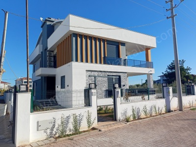 Döşemealtı Yeşilbayır Satılık Villa Sıfır 3 Katlı 7+1 Mah