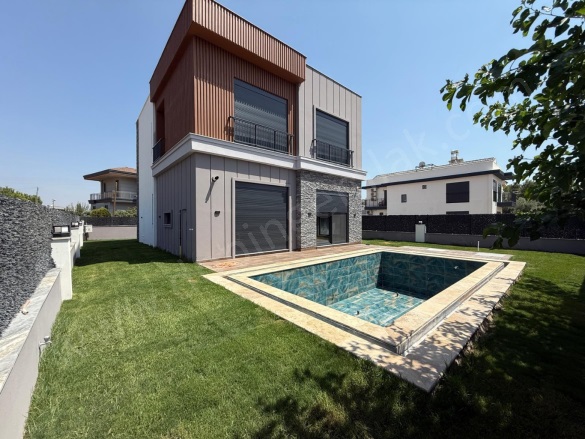 Düzlerçamı Mah. Döşemealtı Satılık Villa |  4+1 Oda | 380M2 15.500.000Tl | Villa | Yerden Isıtma | 3 Banyo | 4 Yatak Odası Resim-2