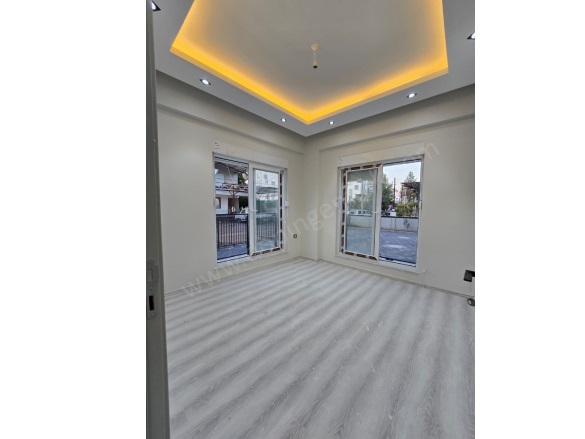 Yeniköy Mah. Döşemealtı Satılık Daire |  2+1 Oda | 90M2 3.250.000Tl | Yüksek Giriş | Doğalgaz(Kombi) | 1 Banyo | 1 Yatak Odası Resim-1