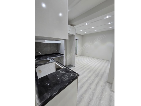 Yeniköy Mah. Döşemealtı Satılık Daire |  2+1 Oda | 90M2 3.250.000Tl | Yüksek Giriş | Doğalgaz(Kombi) | 1 Banyo | 1 Yatak Odası Resim-3