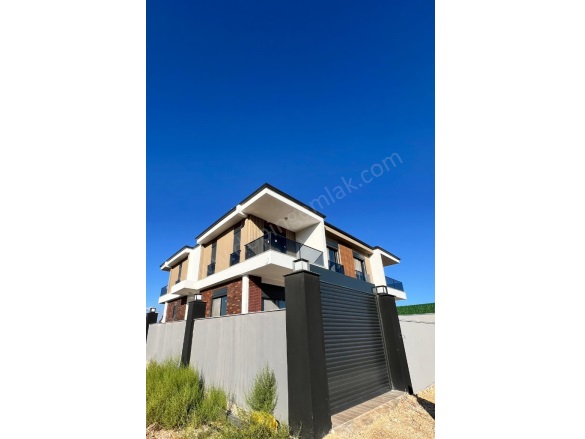Altınkale Mah. Döşemealtı Satılık Villa |  4+1 Oda | 370M2 13.000.000Tl  Krediye Uygun  | Villa | Klima | 3 Banyo | 4 Yatak Odası Resim-1