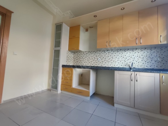 Yeni Emek Mah. Kepez Kiralık Daire |  3+1 Oda | 180M2 Aylık 30.000Tl | 3. Kat | Klima | 1 Banyo | 3 Yatak Odası Resim-2