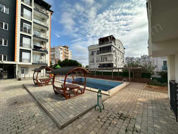 Varsak Karşıyakada Havuzlu Site içerisinde Lüks 3+1 Satılık Daire Kepez Ahatlı Mah