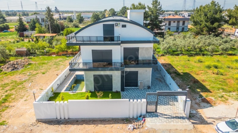 Yeşilbayır Mah. Döşemealtı Satılık Villa |  5+1 Oda | 280M2 14.500.000Tl  Krediye Uygun  | Villa | Yerden Isıtma | 5 Banyo Resim-2