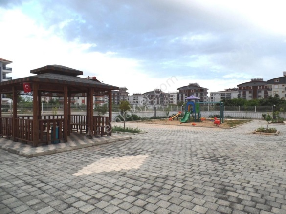 Ahırtaş Mah. Döşemealtı Satılık Daire |  2+1 Oda | 130M2 5.200.000Tl  Krediye Uygun  | 4. Kat | Doğalgaz(Kombi) | 1 Banyo | 2 Yatak Odası Resim-3