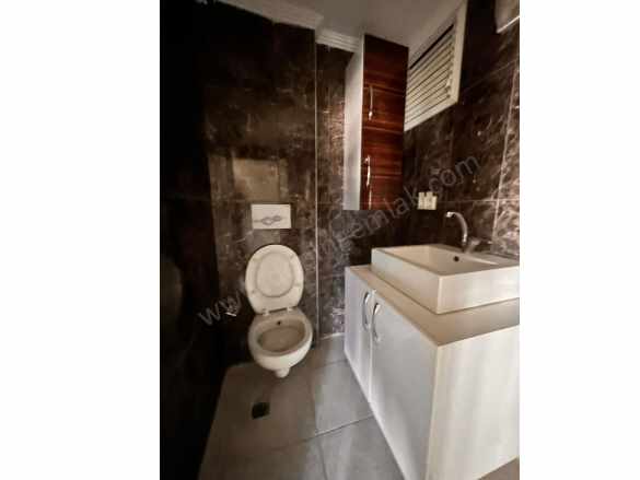 Antalya Sütçüler Habibler Mahallesinde Ters Dublex Yüksek Giriş 2+1 Kiralık Daire Emlakçı Paylaşımlı Kepez