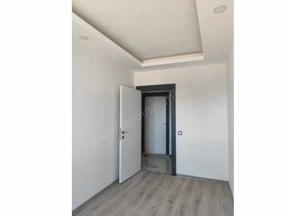 Havuzlu 2+1 Katta Satılık Daire Antalya Kepez Demirel Mah