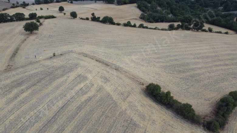 Gönene 2 Km 46 Dönüm Satılık Tarla Fırsat Yeniakçapınar Mah