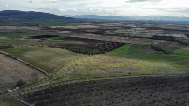 Körpeağaç Mahallesinde Satılık Tarla Köşe Parsel 6 200M2 Gönen