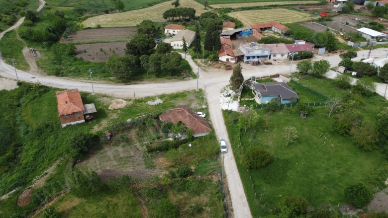 Bayramiç Mah. Gönen Satılık Arsa |  410M2 1.550.000Tl İmarlı  Resim-2