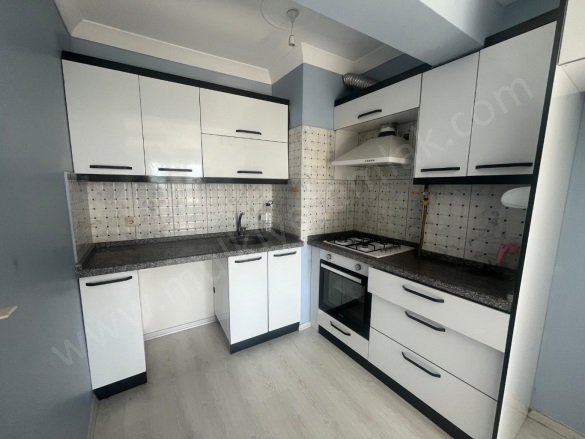 Rüstem Mah. Gönen Satılık Daire |  2+1 Oda | 100M2 2.850.000Tl | 3. Kat | Doğalgaz(Kombi) | 1 Banyo | 1 Yatak Odası Resim-4