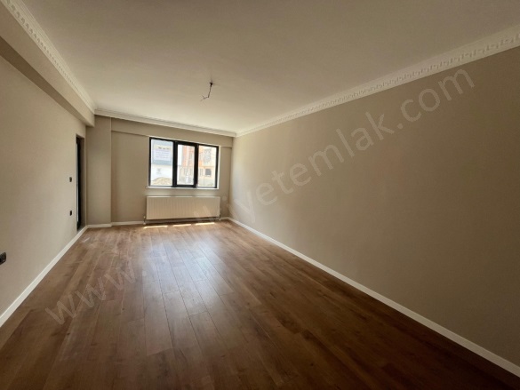 100.Yıl Mah. Gönen Satılık Daire |  3+1 Oda | 150M2 4.750.000Tl | Yüksek Giriş | Doğalgaz(Kombi) | 1 Banyo | 1 Yatak Odası Resim-3