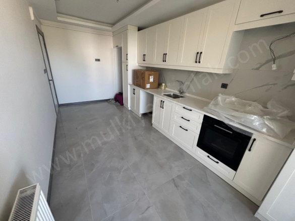 Karşıyaka Mah. Gönen Satılık Daire |  2+1 Oda | 110M2 2.900.000Tl  Krediye Uygun  | 3. Kat | Doğalgaz(Kombi) | 2 Banyo | 1 Yatak Odası Resim-2