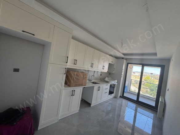 Karşıyaka Mah. Gönen Satılık Daire |  2+1 Oda | 110M2 2.900.000Tl  Krediye Uygun  | 3. Kat | Doğalgaz(Kombi) | 2 Banyo | 1 Yatak Odası Resim-3