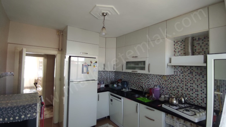 Kurtuluş Mah. Gönen Satılık Daire |  3+1 Oda | 120M2 2.950.000Tl | 3. Kat | Doğalgaz(Kombi) | 1 Banyo | 1 Yatak Odası Resim-3
