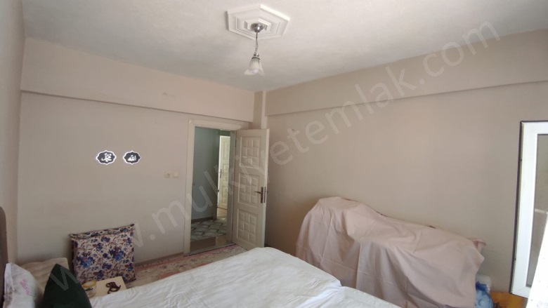 Kurtuluş Mah. Gönen Satılık Daire |  3+1 Oda | 120M2 2.950.000Tl | 3. Kat | Doğalgaz(Kombi) | 1 Banyo | 1 Yatak Odası Resim-4