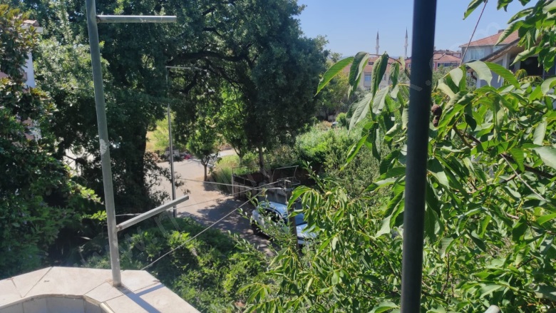 Kurtuluş Mah. Gönen Satılık Daire |  3+1 Oda | 120M2 3.250.000Tl | 3. Kat | Doğalgaz(Kombi) | 1 Banyo | 1 Yatak Odası Resim-5