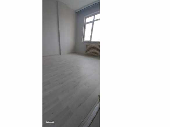 Kurtuluş Mahallesi Pazar Caddesi 3+1 Kiralık Daire Gönen