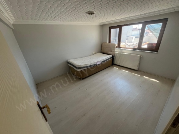 100.Yıl Mah. Gönen Satılık Daire |  4+1 Oda | 160M2 3.250.000Tl | 3. Kat | Doğalgaz(Kombi) | 2 Banyo | 1 Yatak Odası Resim-4