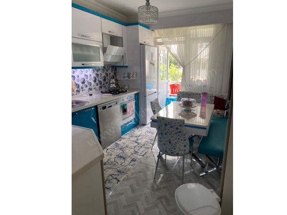 Kurtuluş Mah. Gönen Satılık Daire |  3+1 Oda | 110M2 4.750.000Tl | Yüksek Giriş | Doğalgaz(Kombi) | 2 Banyo | 1 Yatak Odası Resim-3