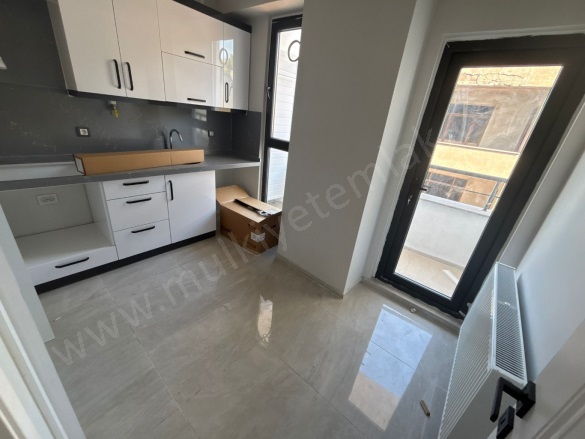 Rüstem Mah. Gönen Satılık Daire |  2+1 Oda | 90M2 3.150.000Tl | 3. Kat | Doğalgaz(Kombi) Resim-4