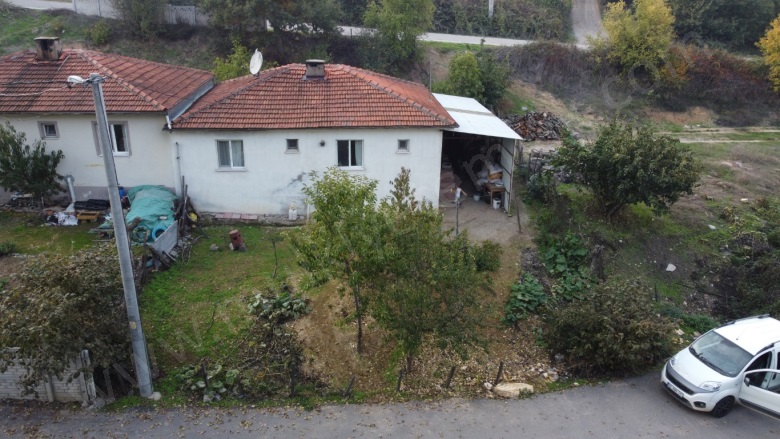 Çobanhamidiye Mah. Gönen Satılık Köy Evi |  2+1 Oda | 313M2 1.900.000Tl | Zemin Kat | Soba | 1 Banyo | 2 Yatak Odası Resim-1