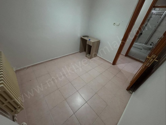 Kurtuluş Mah. Gönen Satılık Daire |  3+1 Oda | 130M2 2.950.000Tl | 3. Kat | Doğalgaz(Kombi) | 1 Banyo | 1 Yatak Odası Resim-5