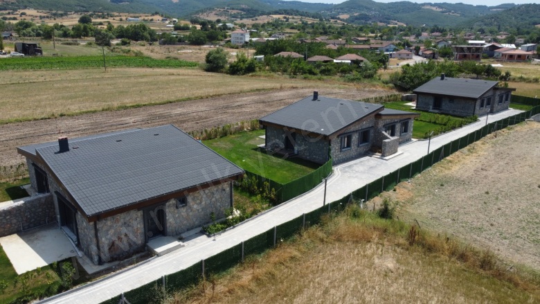 Tütüncü Mah. Gönen Satılık Villa |  2+1 Oda | 250M2 3.950.000Tl  Krediye Uygun  | Villa | Isı Pompası | 1 Banyo | 1 Yatak Odası Resim-1