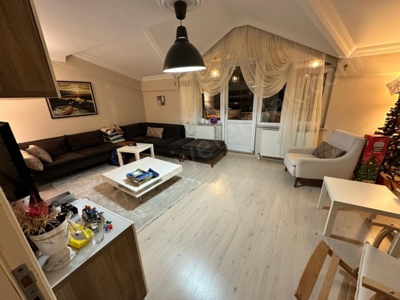 Rüstem Mah. Gönen Satılık Daire |  4+1 Oda | 220M2 6.500.000Tl  Krediye Uygun  | 4. Kat | Doğalgaz(Kombi) | 2 Banyo | 1 Yatak Odası Resim-3