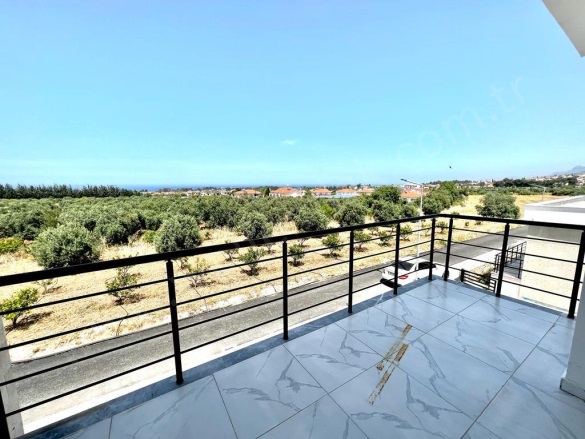 Merkez Girne Satılık Villa |  4+1 Oda | 270M2 370.000£  Krediye Uygun  | Klima | 2 Banyo | 2 Yatak Odası Resim-3