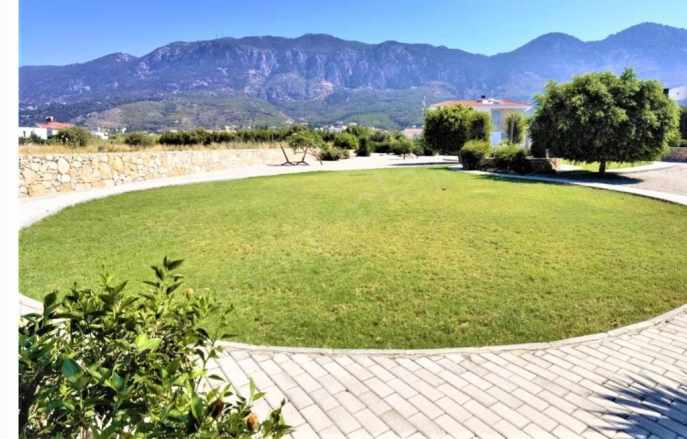 Lapta Girnede 2 5 Dönüm Arsa içinde Özel Tasarım 3+1 Satılık Villa Lüks Merkez