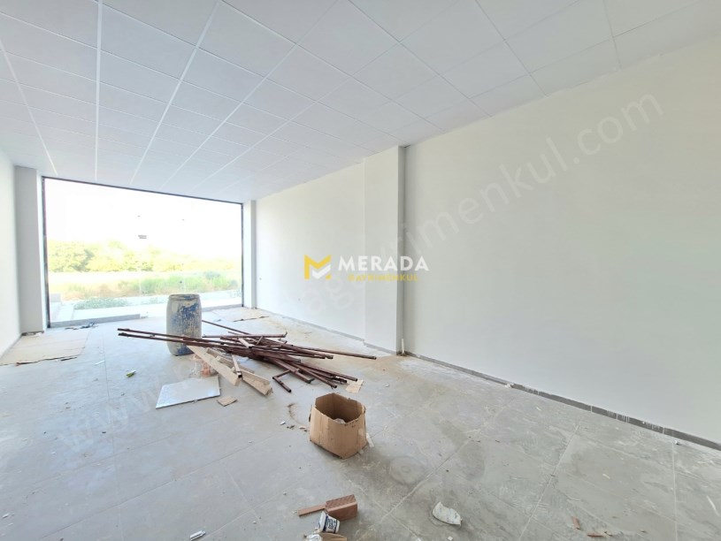 TECENİN MERKEZİNDE ANA YOLA YAKIN GENİŞ KULLANIM