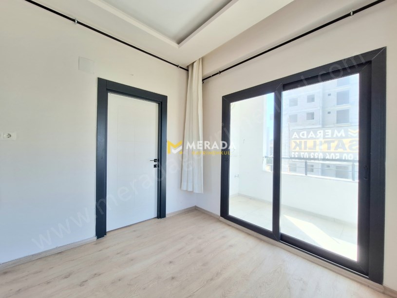 TECEDE GMKYA YAKIN SİTE İÇERİSİNDE ÖZEL TERASLI 1+1
