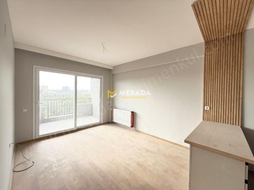 ANA YOLA YAKIN HAVUZLU SİTE İÇERİSİNDE 65² GENİŞ 1+1