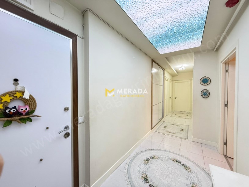YENİŞEHİRDE MERKEZİ KONUMDA MASRAFSIZ SİTE İÇİ 3+1