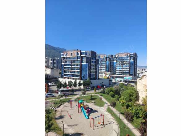 Bursa Yıldırım Yiğitlerde Satılık Müstakil Ev Lokasyonlu 5 Katlı Köşe 8+ Yiğitler Mah