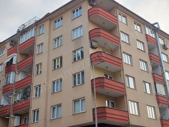 Hacıseyfettin Mah. Yıldırım Satılık Daire |  2+1 Oda | 100M2 3.300.000Tl  Krediye Uygun  | Doğalgaz(Kombi) | 1 Yatak Odası Resim-2