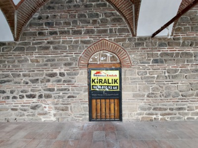 Bursa Çarşı Pirinçhan Üskatta Kiralık Dükkan 25M2 1 Osmangazi Şehreküstü Mah