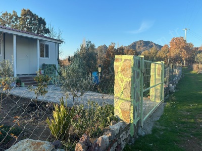 İzmir Dikili Kıratlıda Acil Satılık Tarla İçinde Evi Olan 330M2 Kıratlı Mah