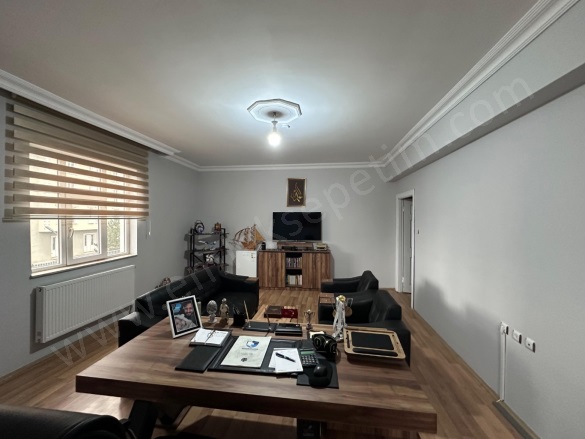 Müftü Solakzade Mah. Palandöken Satılık Daire |  4+1 Oda | 235M2 3.500.000Tl  Krediye Uygun  | 1. Kat | Doğalgaz(Kombi) | 1 Banyo Resim-4