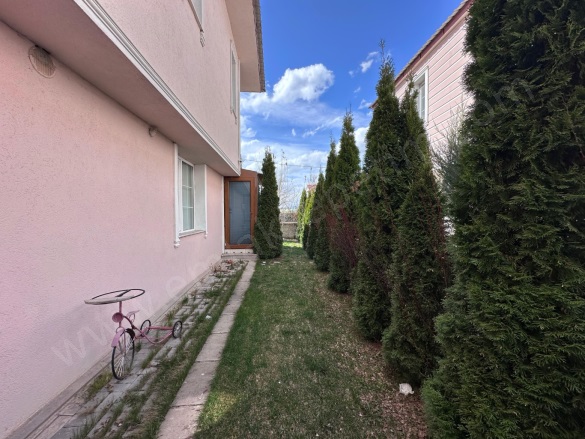 Selçuklu Mah. Aziziye Satılık Villa |  4+1 Oda | 375M2 9.100.000Tl  Krediye Uygun  | Dubleks | Doğalgaz(Kombi) | 2 Banyo Resim-5