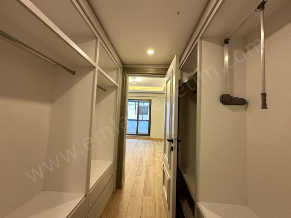 Üniversite Mah. Yakutiye Satılık Daire |  4+1 Oda | 198M2 7.250.000Tl  Krediye Uygun  | 3. Kat | Merkezi Isınma | 2 Banyo Resim-3