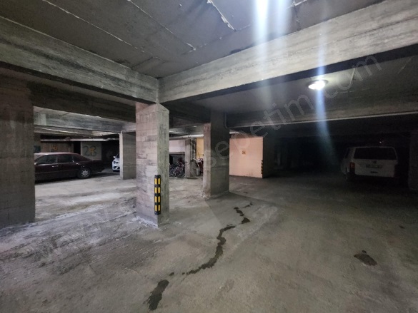 Ömer Nasuhi Bilmen Mah. Yakutiye Satılık Daire |  4+1 Oda | 220M2 5.600.000Tl  Krediye Uygun  | 7. Kat | Doğalgaz(Kombi) | 2 Banyo Resim-3