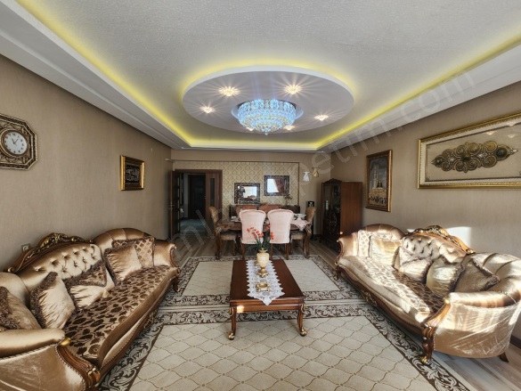 Ömer Nasuhi Bilmen Mah. Yakutiye Satılık Daire |  4+1 Oda | 220M2 5.600.000Tl  Krediye Uygun  | 7. Kat | Doğalgaz(Kombi) | 2 Banyo Resim-5